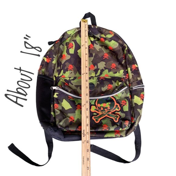 Star Point By Mojo Backpack With 4 Zipper Pockets Camouflage Crossbones Skulls - Picture 9 of 12